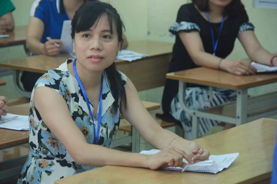 Gần 500 giáo viên được Hà Nội huy động tham gia chấm thi tự luận năm nay Gần 500 giáo viên được Hà Nội huy động tham gia chấm thi tự luận năm nay