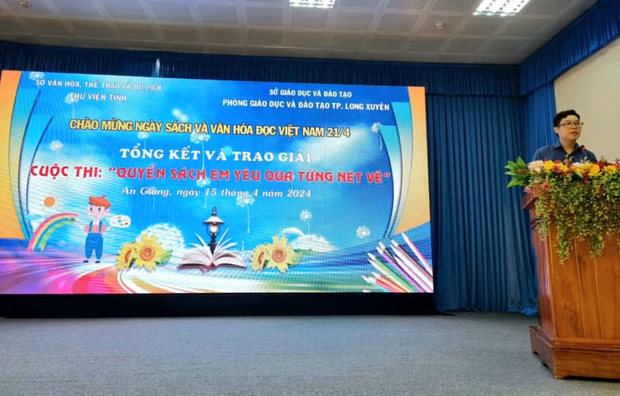 Thư viện tỉnh An Giang trao giải Cuộc thi "Quyển sách em yêu qua từng nét vẽ".