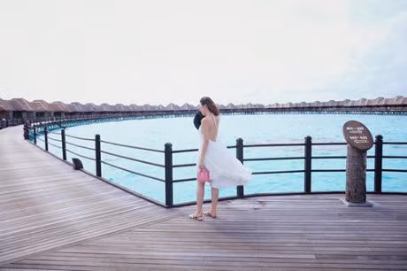 Style Sao 22/6: Jennifer Pham khoe eo thon, Ky Duyen gian di - Anh 8
