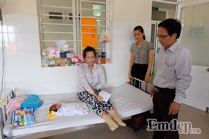 Tài xế taxi thành “bà đỡ” trong tình huống sản phụ chuyển dạ gấp
