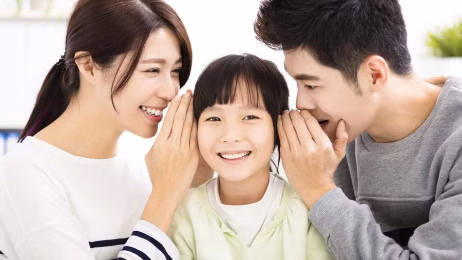 Cha mẹ phải trở thành người bạn của con mới có thể biết được con của mình có vấn đề gì. Ảnh minh hoạ