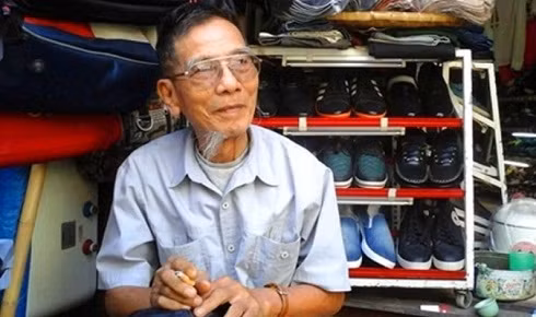 NSƯT Trần Hạnh: "Vợ tôi ghen khủng khiếp, từng vác dao lên tận đoàn kịch tìm chồng" ảnh 1