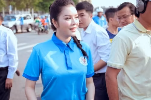 Lý Nhã Kỳ là ai khi cởi bỏ sự lộng lẫy của ánh hào quang? - Ảnh 5