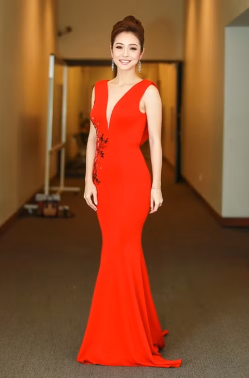 Jenifer Phạm - Hoa hậu mặc đẹp, quyến rũ bậc nhất Vbiz - Ảnh 8 Jenifer Phạm - Hoa hậu mặc đẹp, quyến rũ bậc nhất Vbiz - Ảnh 8