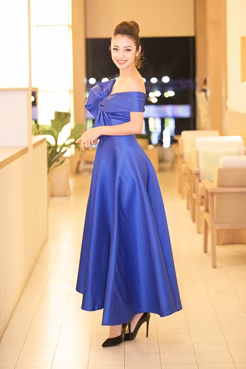 Jenifer Phạm - Hoa hậu mặc đẹp, quyến rũ bậc nhất Vbiz - Ảnh 5 Jenifer Phạm - Hoa hậu mặc đẹp, quyến rũ bậc nhất Vbiz - Ảnh 5