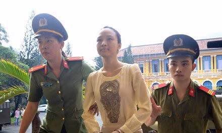 Them tinh tiet moi trong vu Hoa hau Phuong Nga bi to lua dao - Anh 1