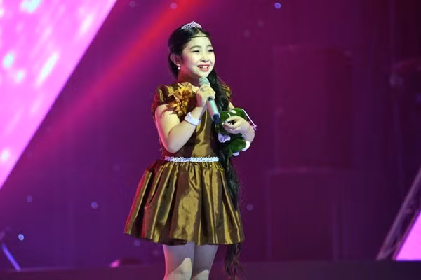 “Công chúa tóc mây” The Voice Kids: “Con đi thi như đi chơi“