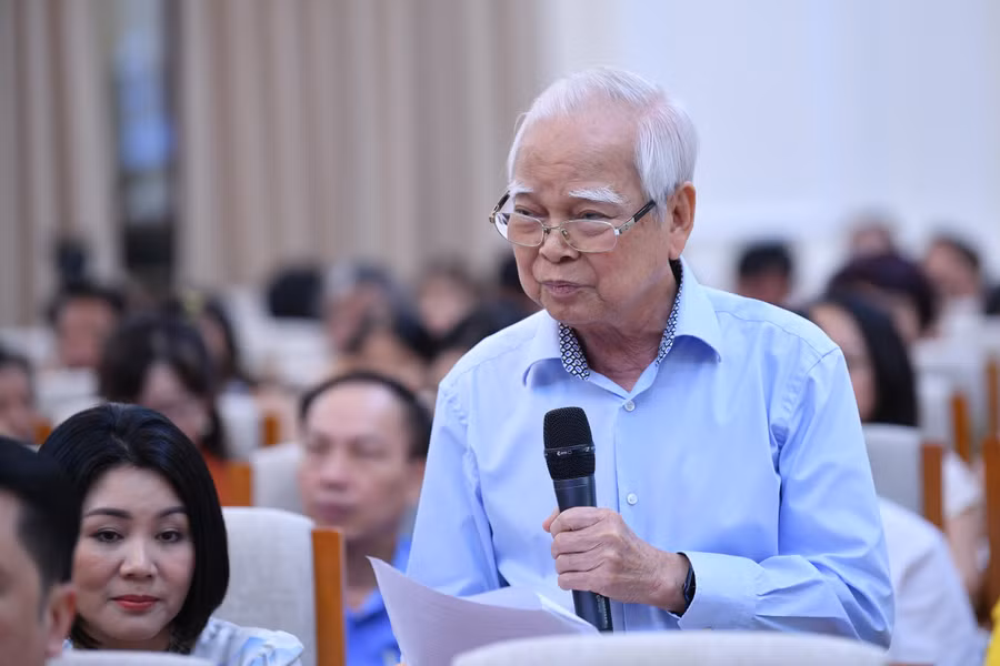 TS Nguyễn Văn Hòa - Chủ tịch Hội đồng Trường THCS-THPT Nguyễn Bỉnh Khiêm gửi chia sẻ tới Bộ trưởng.