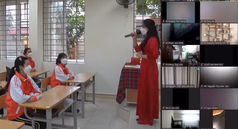 Một buổi tuyên truyền pháp luật tại Trường THCS Giáp Bát (quận Hoàng Mai, Hà Nội).