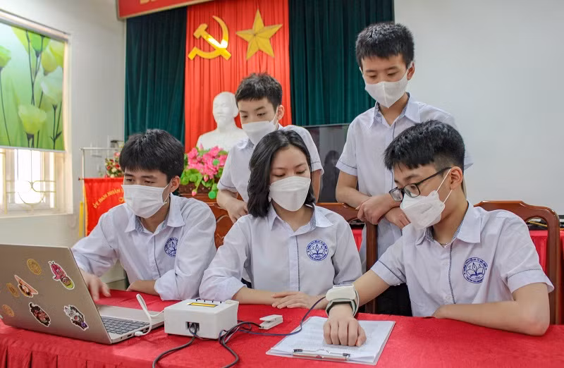 Thành viên dự án “Thiết bị đo các chỉ số sức khỏe - THL”.