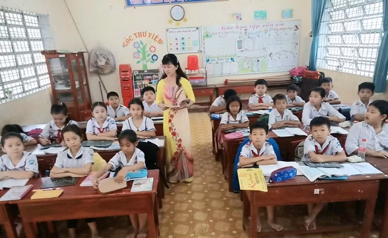 Cô Huỳnh Thị Phương Thảo trong giờ lên lớp sáng 22/1. Ảnh: TG