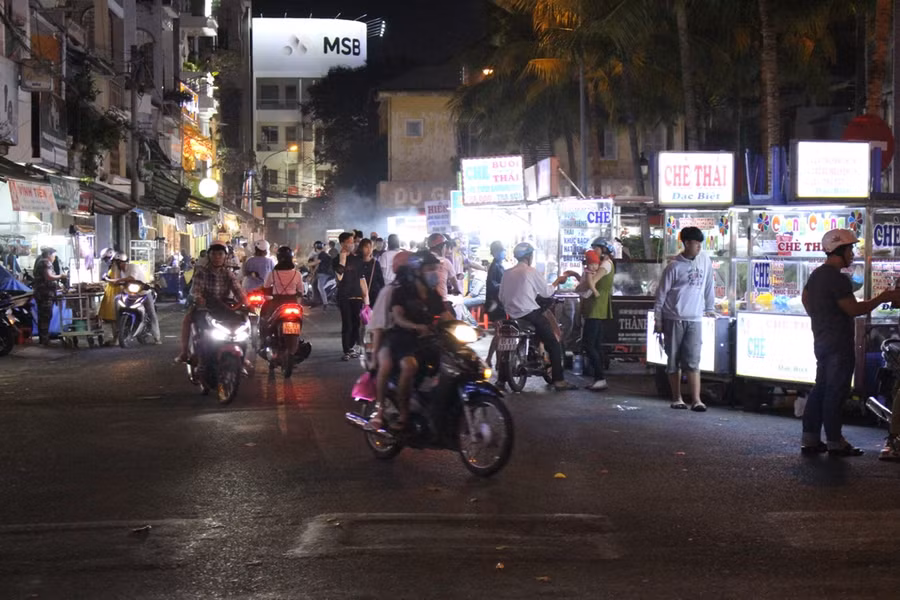 Khu bến Ninh Kiều, chợ đêm, phố đi bộ thu hút đông đảo du khách trong và ngoài nước.