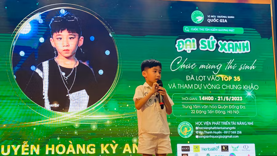 Thí sinh tham gia vòng chung khảo cuộc thi Tìm kiếm gương mặt “Đại sứ Xanh”.