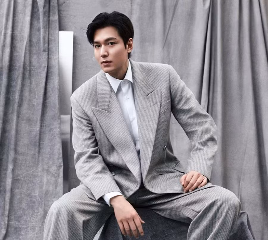 Lee Min Ho đứng ở vị trí thứ 2 khi nhận được 44.864 phiếu bầu trong cuộc bình chọn. Lee Min Ho đứng ở vị trí thứ 2 khi nhận được 44.864 phiếu bầu trong cuộc bình chọn.