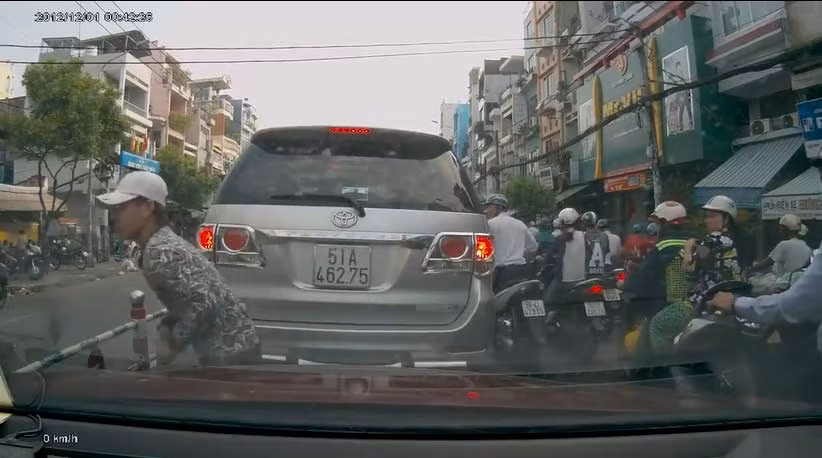 trộm xe, ô tô, Sài Gòn, logo, biển số, ăn cắp, trộm-xe, ô-tô, Sài-Gòn, logo, biển-số, ăn-cắp,
