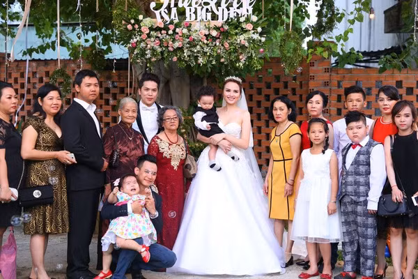 Những hình ảnh đẹp nhất trong đám cưới Hoa hậu Diễm Hương ảnh 15 Những hình ảnh đẹp nhất trong đám cưới Hoa hậu Diễm Hương