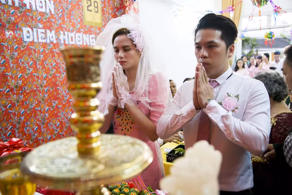 Những hình ảnh đẹp nhất trong đám cưới Hoa hậu Diễm Hương ảnh 6 Những hình ảnh đẹp nhất trong đám cưới Hoa hậu Diễm Hương