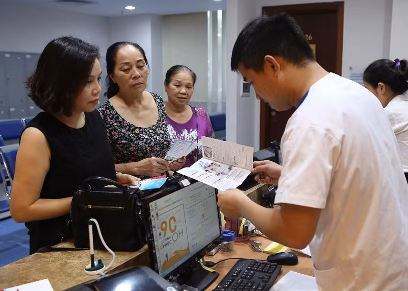 Trước sự kiện ký kết, Bệnh viện Vinmec, Bệnh viện K đã phối phối hợp Quỹ Ngày mai tươi sáng, Quỹ Thiện Tâm khám sàng lọc ung bướu cho 15.000 người dân ở 8 tỉnh/TP. Trước sự kiện ký kết, Bệnh viện Vinmec, Bệnh viện K đã phối phối hợp Quỹ Ngày mai tươi sáng, Quỹ Thiện Tâm khám sàng lọc ung bướu cho 15.000 người dân ở 8 tỉnh/TP.