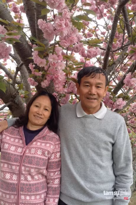Cha me ban het gia san de di tim gia dinh cho con gai nuoi - Anh 2