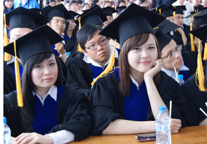 Niềm vui ngày tốt nghiệp Niềm vui ngày tốt nghiệp