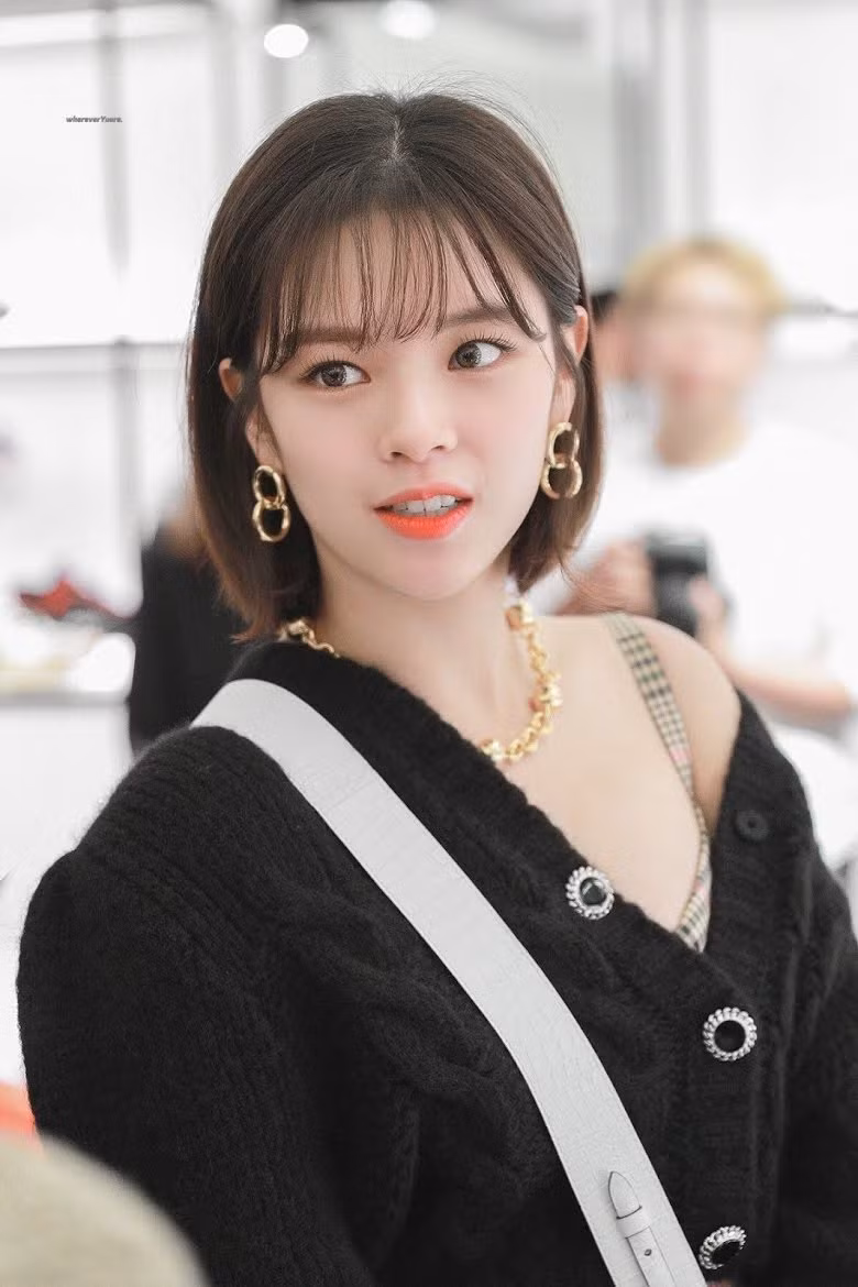 19. Jeongyeon (TWICE)