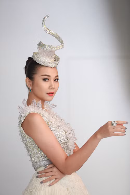 Thanh Hằng: 