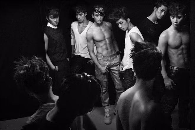 Hình chụp quảng bá album gợi cảm của các chàng trai 2PM. Mỹ nam châu Á khoe cơ bụng 6 múi