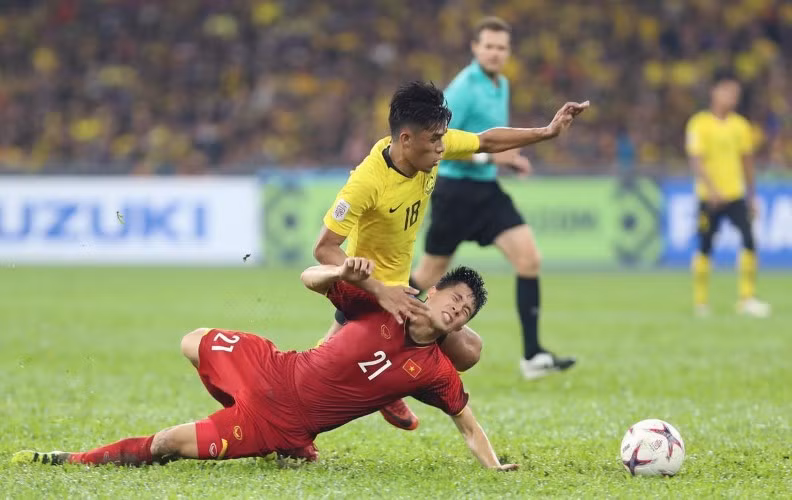Việt Nam đánh bại Malaysia 1 - 0 trong trận lượt đi tại Mỹ Đình.