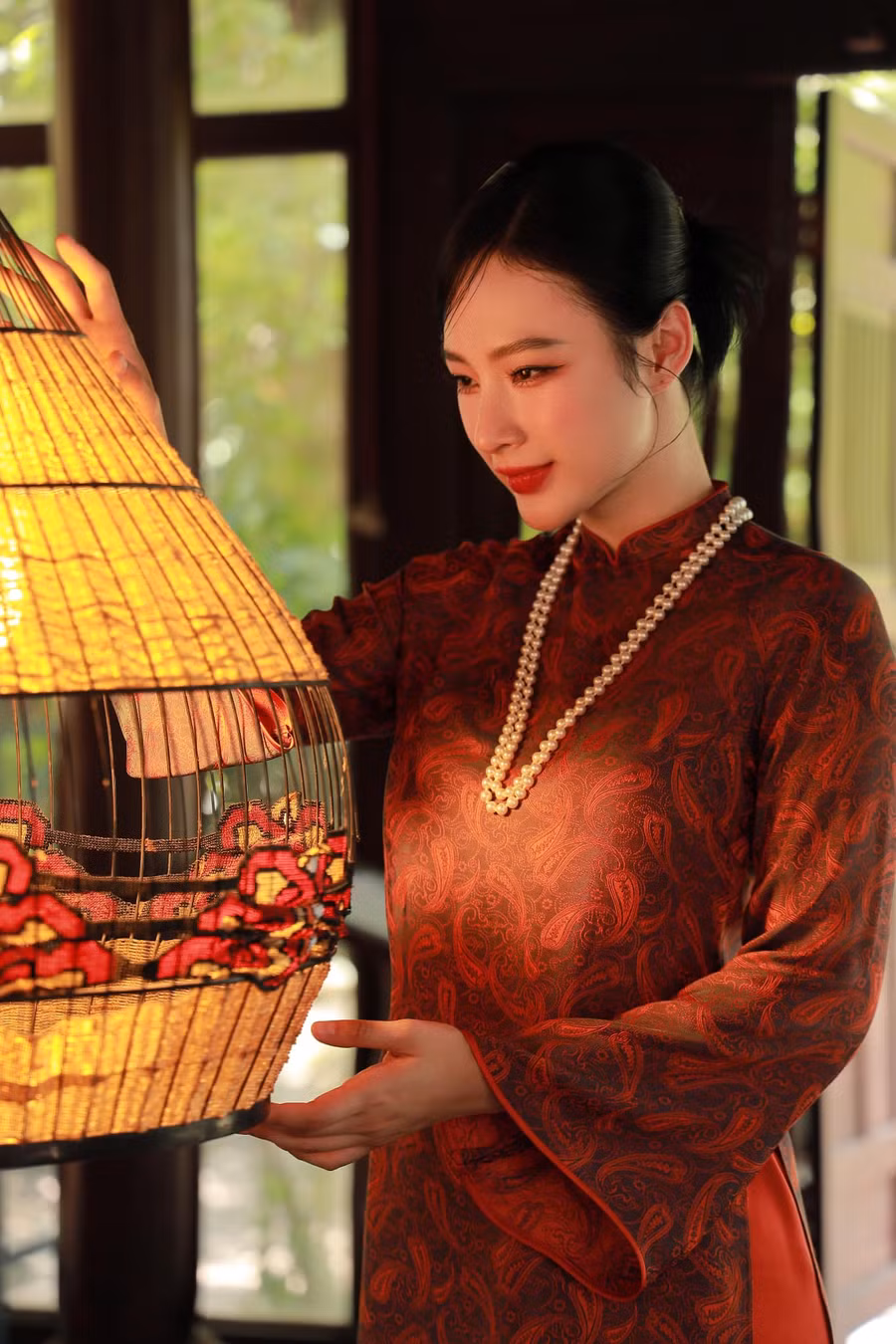 Angela Phương Trinh.