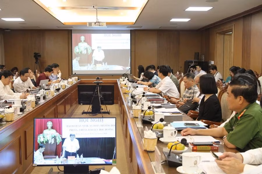 Hội nghị trực tuyến đảm bảo an ninh, an toàn trường học, phòng chống bạo lực học đường.