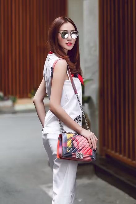 Khánh My phối đồ linh hoạt ngày hè ảnh 2