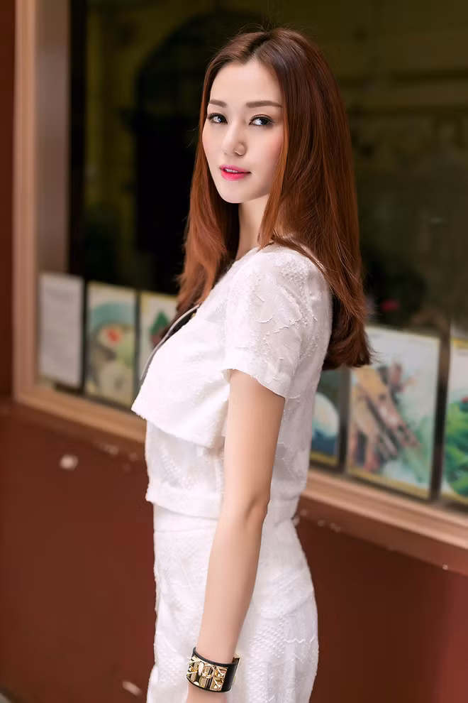 Khánh My phối đồ linh hoạt ngày hè ảnh 8