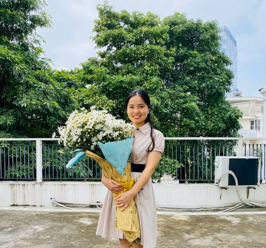 Cô giáo Bùi Thị Hậu