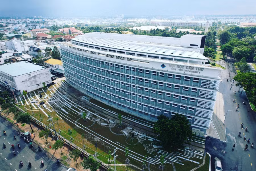 Tòa nhà phức hợp Phòng thí nghiệm và tòa nhà Công nghệ cao trong khuôn khổ dự án nâng cấp Trường Đại học Cần Thơ. Ảnh: CTU Tòa nhà phức hợp Phòng thí nghiệm và tòa nhà Công nghệ cao trong khuôn khổ dự án nâng cấp Trường Đại học Cần Thơ. Ảnh: CTU