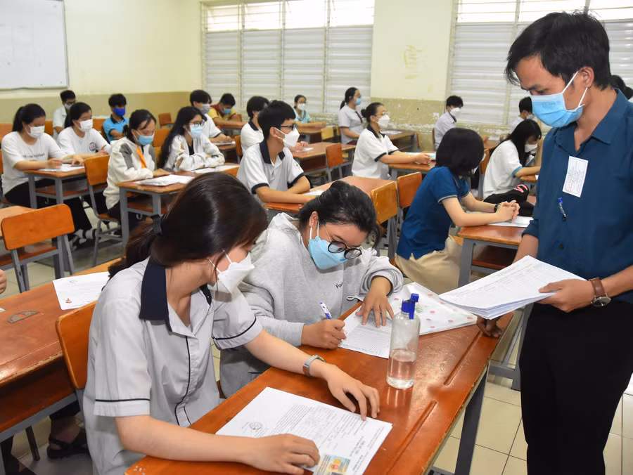 Hướng dẫn quy chế và điều chỉnh thông tin cho thí sinh tại TPHCM (Kỳ thi tốt nghiệp THPT 2022). Ảnh: INT