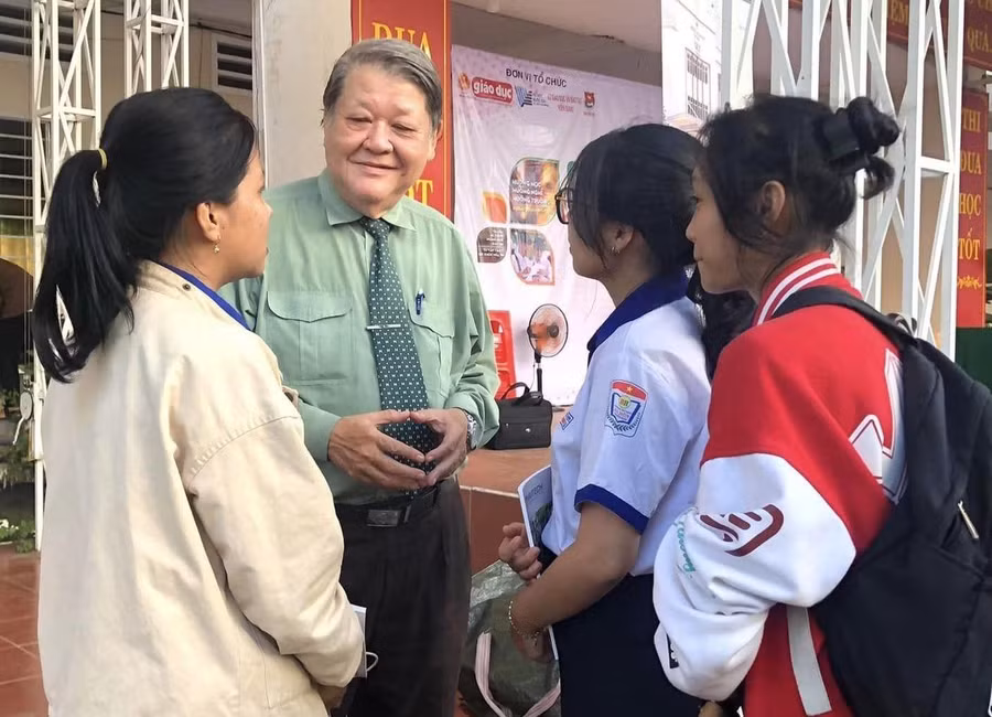 Công tác tư vấn hướng nghiệp đóng vai trò dẫn dắt rất lớn cho việc lựa chọn ngành nghề của thí sinh.