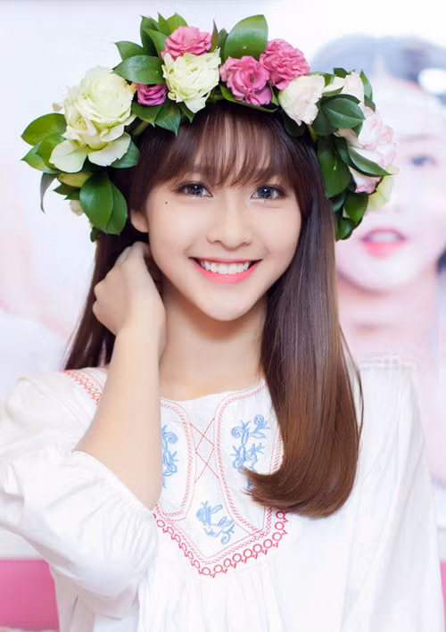 Những nốt ruồi duyên tôn nét đẹp của mỹ nữ Việt ảnh 12 Những nốt ruồi duyên tôn nét đẹp của mỹ nữ Việt - 12