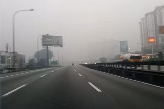  Thủ đô Kuala Lumpur - Malaysia chìm trong khói mù do cháy rừng ở Indonesia. Ảnh: ABC News 