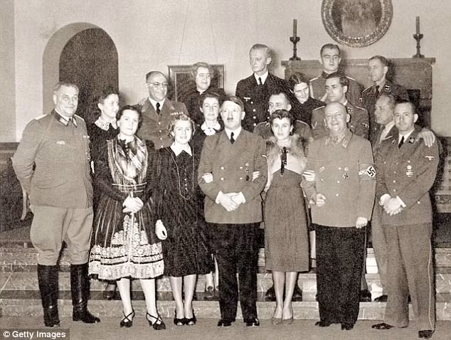 Soi nhan sắc người tình lâu năm của Hitler ảnh 8