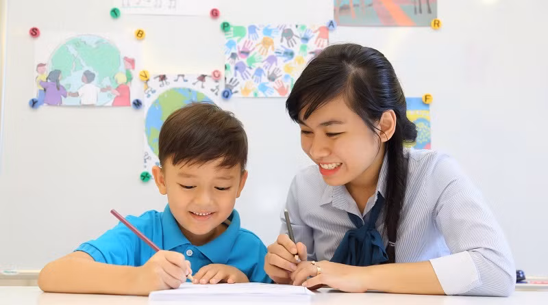 Phụ huynh cần nhận diện các vấn đề có thể cản trở sự phát triển ngôn ngữ của trẻ. Ảnh minh hoạ