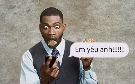 Phản ứng của các ông chồng khi vợ nhắn tin “Em yêu anh“ ảnh 2