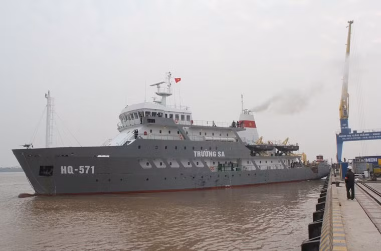 Ngoài tàu DN-2000, nhà máy Z189 cũng đã đóng thành công tàu vận tải cỡ lớn cho hải quân. Trong ảnh là tàu chở khách hiện đại HQ-571 Trường Sa được Z189 đóng và chuyển giao cho Hải quân Nhân dân Việt Nam đầu năm 2012. Nguồn: Giáo dục Việt Nam Ngoài tàu DN-2000, nhà máy Z189 cũng đã đóng thành công tàu vận tải cỡ lớn cho hải quân. Trong ảnh là tàu chở khách hiện đại HQ-571 Trường Sa được Z189 đóng và chuyển giao cho Hải quân Nhân dân Việt Nam đầu năm 2012. Nguồn: Giáo dục Việt Nam