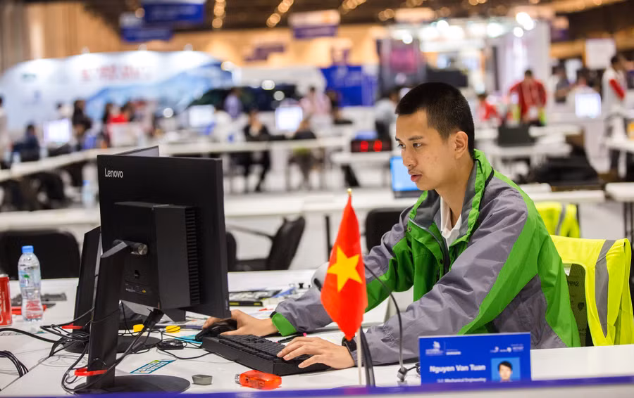 Nguyễn Văn Tuấn dự thi nghề CAD tại Kỳ thi tay nghề thế giới 2017