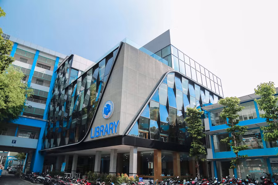 Thư viện của Trường Đại học Công Thương TP Hồ Chí Minh được đầu tư xây dựng với kinh phí hơn 20 tỉ đồng. Ảnh: HUIT