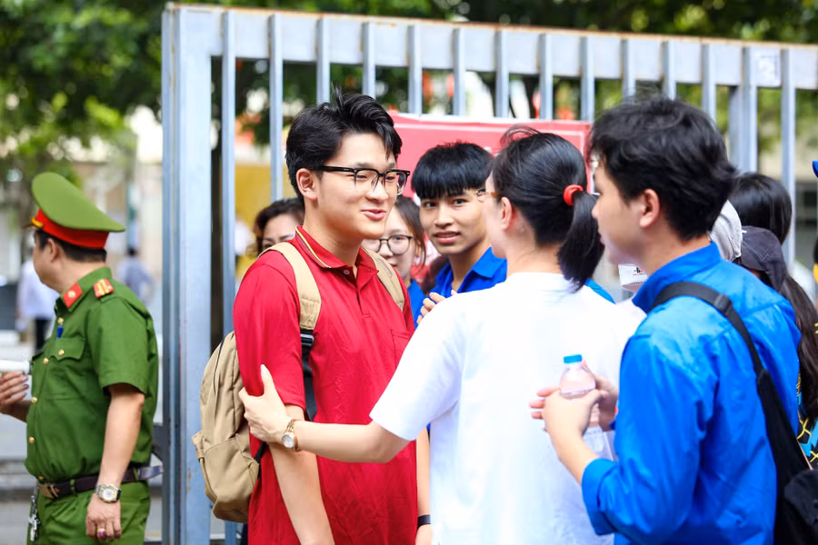 Thí sinh dự thi nhận được sự chăm lo, quan tâm của gia đình, xã hội.