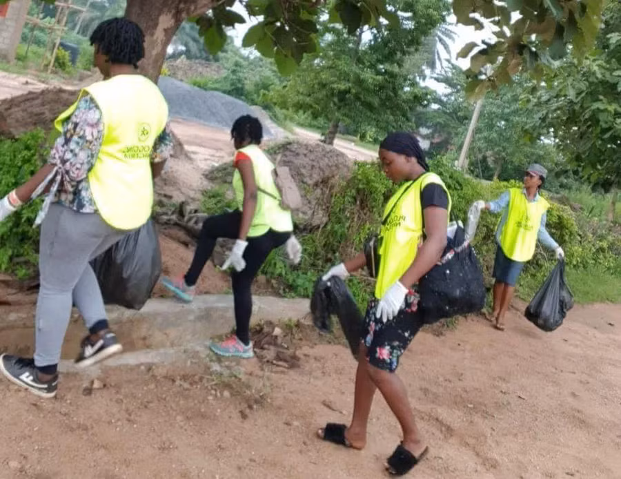 Thành quả sau hoạt động Plogging. Thành quả sau hoạt động Plogging.