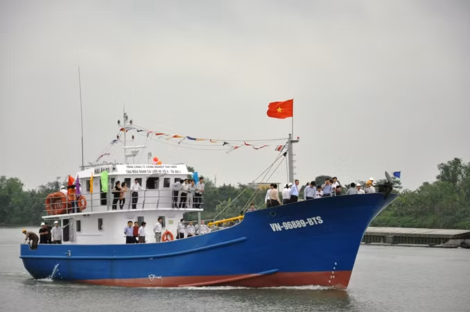Nghị định 67 khuyến khích ngư dân đóng tàu công suất lớn, vỏ thép