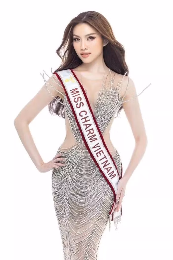 Thanh Thanh Huyền đang không ngừng nỗ lực từng ngày để có thể đạt kết quả tốt nhất tại Miss Charm 2023. Thanh Thanh Huyền đang không ngừng nỗ lực từng ngày để có thể đạt kết quả tốt nhất tại Miss Charm 2023.