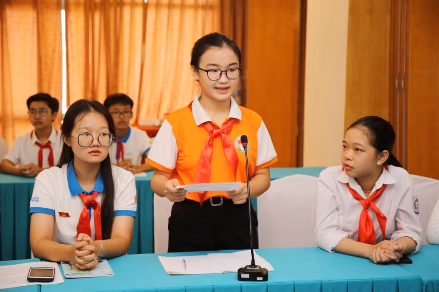 Em Hoàng Trà My - Liên đội trưởng Trường THCS Lê Lợi (TP Vinh, Nghệ An) là chỉ huy Đội giỏi toàn quốc.