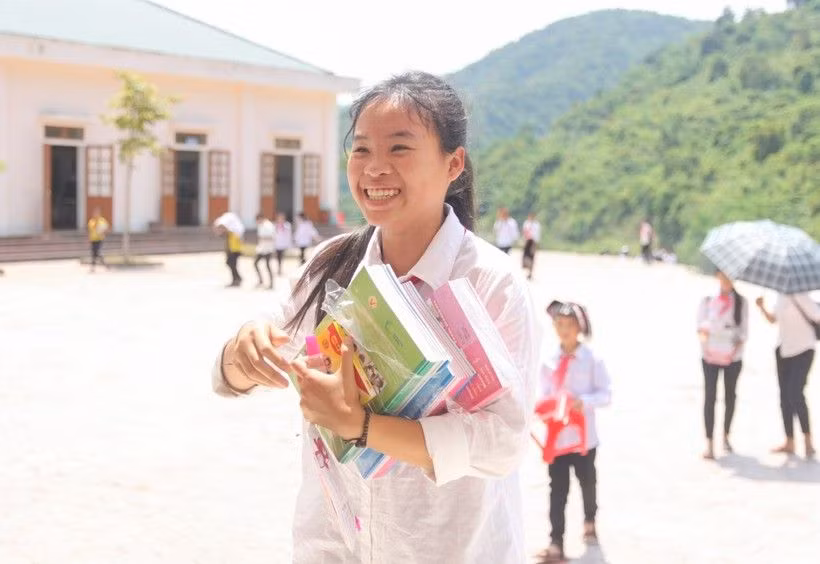 Học sinh Trường PTDT Nội trú THCS Tương Dương (Tương Dương, Nghệ An). Ảnh: NTCC